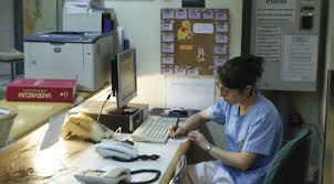 Cómo organizar turnos de enfermería en el hogar sin volverse loco